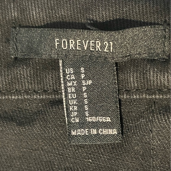 Embroidered Jean Skirt🌼 - Picture 12 of 12